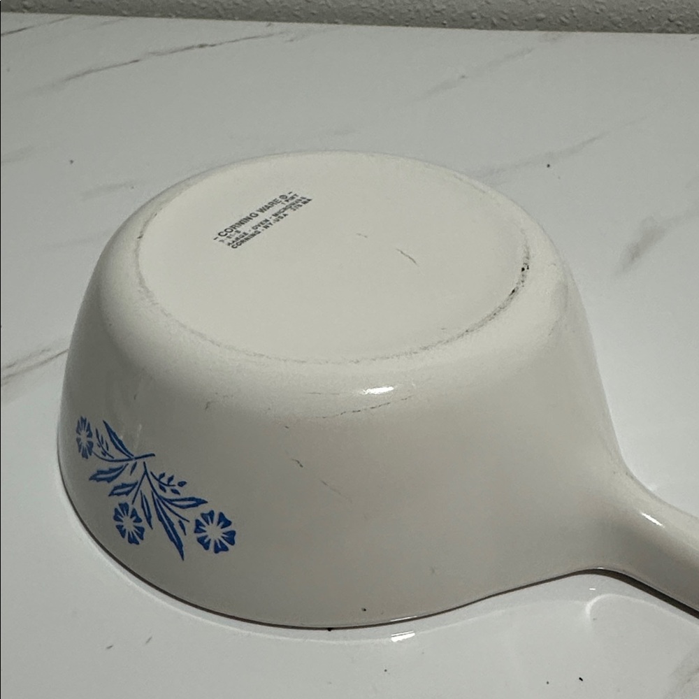 Corningware Pan with Lid - Picture 5 of 6